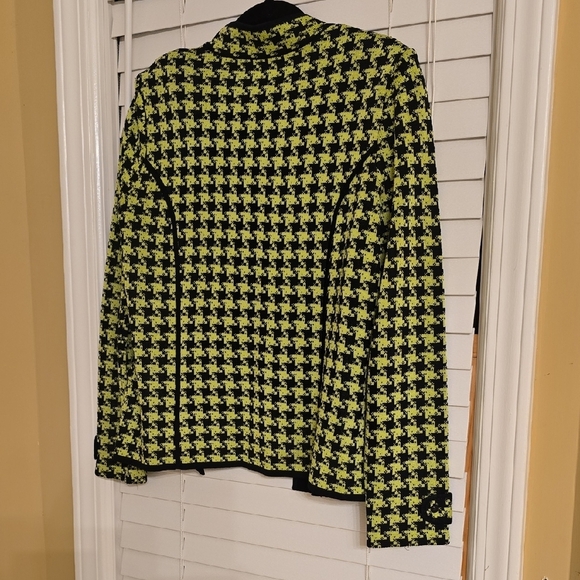 Ming Wang 2 Pieces Green and Black Blazer Classic Tailored Design And Top - Picture 4 of 16